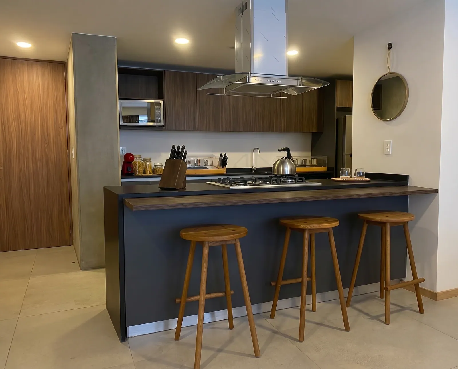 Cocina integral en Joy Bosques. Suministro e instalación de Luis Llano.